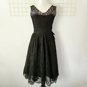 Chic Black Lace Midi Dress